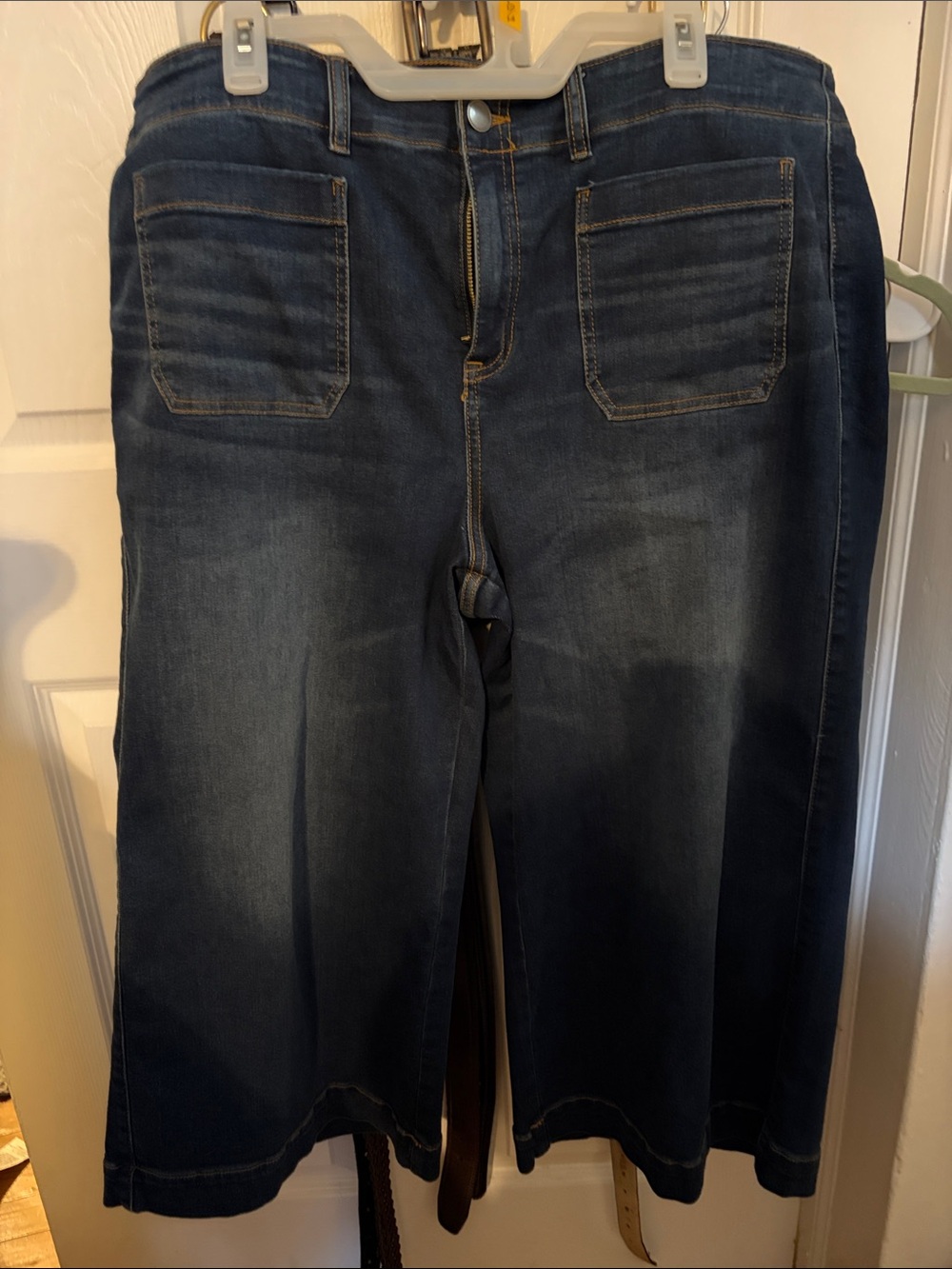 Torrid belle Isle crop jean with patch pockets wide leg size 18